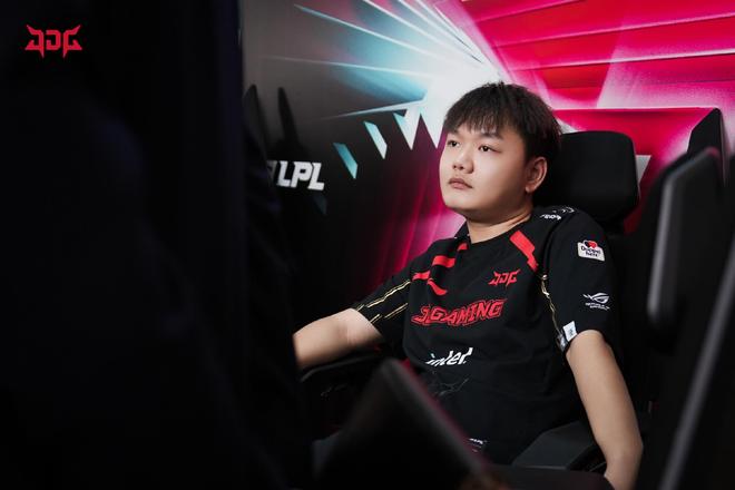 强硬表达的 强硬表达的